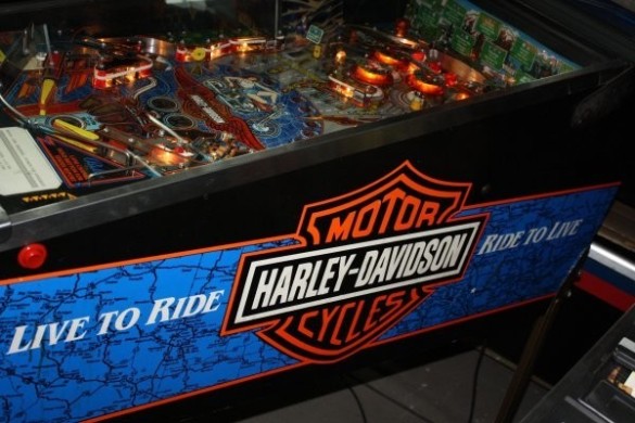 Flippers Stern Pinball Harley Davidson 12
