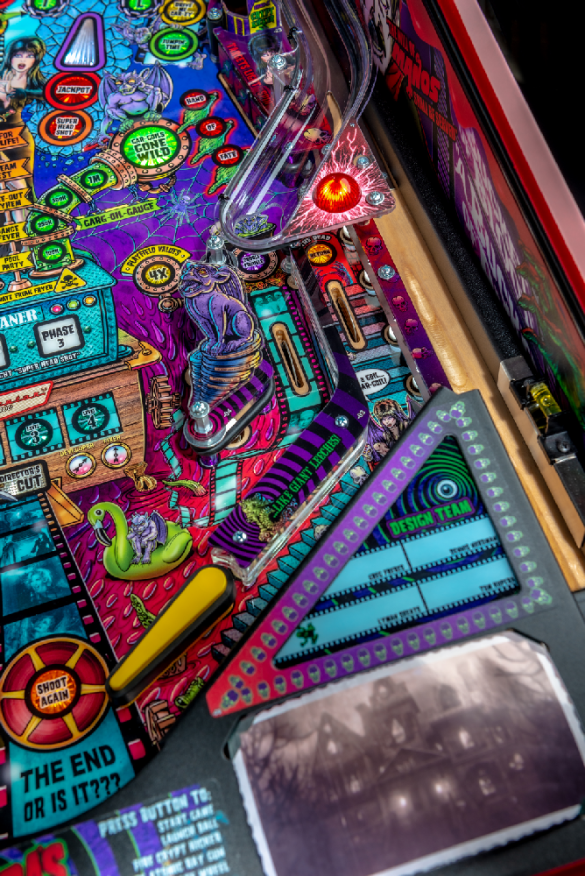Flippers Stern Pinball Elvira's House of Horrors Limited Edition 12