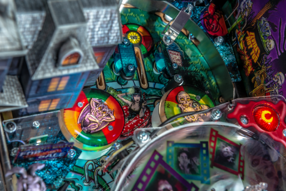 Flippers Stern Pinball Elvira's House of Horrors Limited Edition 10