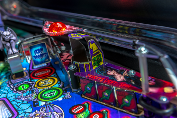 Flippers Stern Pinball Elvira's House of Horrors Premium 10