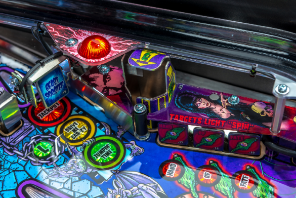 Flippers Stern Pinball Elvira's House of Horrors Premium 8