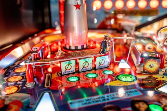 Flippers Stern Pinball James Bond 007 (Dr. No) Pro 13