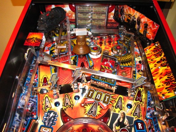 Flippers Stern Pinball AC/DC Premium Luci 4