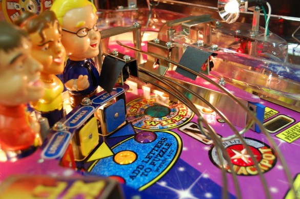 Flippers Stern Pinball Wheel of Fortune 6