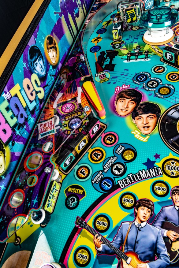 Flippers Stern Pinball The Beatles Gold Edition 6