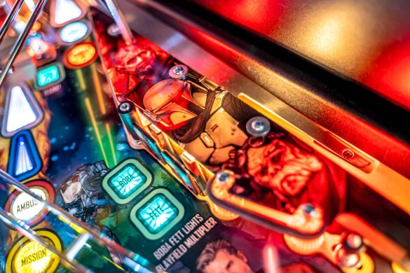 Flippers Stern Pinball The Mandalorian Premium 15
