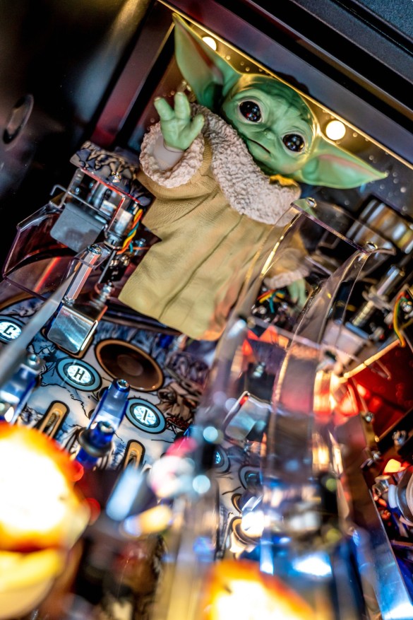 Flippers Stern Pinball The Mandalorian Premium 9