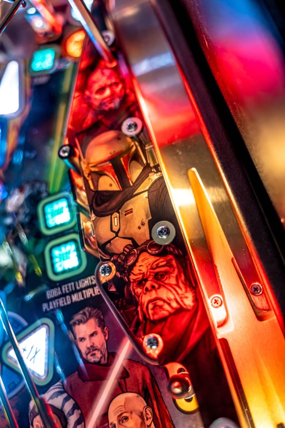 Flippers Stern Pinball The Mandalorian Premium 28