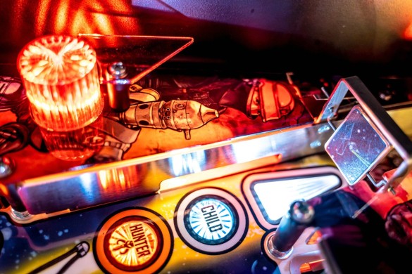Flippers Stern Pinball The Mandalorian Premium 27