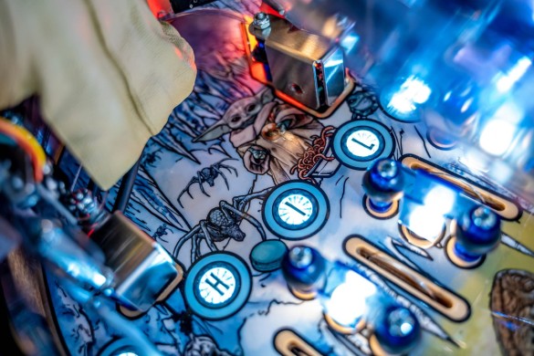 Flippers Stern Pinball The Mandalorian Pro 19