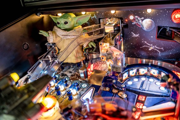Flippers Stern Pinball The Mandalorian Pro 17