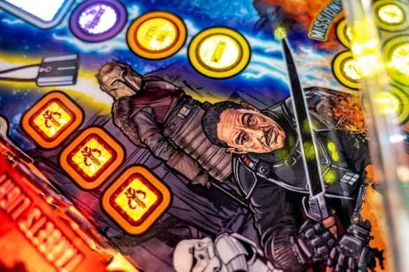 Flippers Stern Pinball The Mandalorian Pro 28