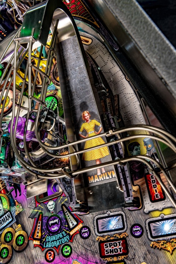 Flippers Stern Pinball The Munsters Limited Edition 16