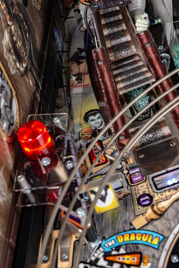 Flippers Stern Pinball The Munsters Limited Edition 13
