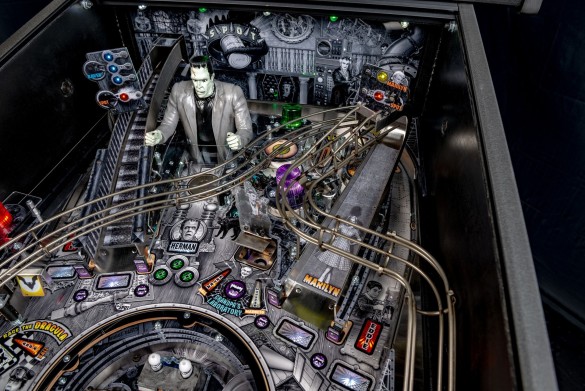 Flippers Stern Pinball The Munsters Premium 7