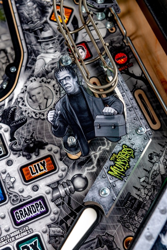 Flippers Stern Pinball The Munsters Premium 12