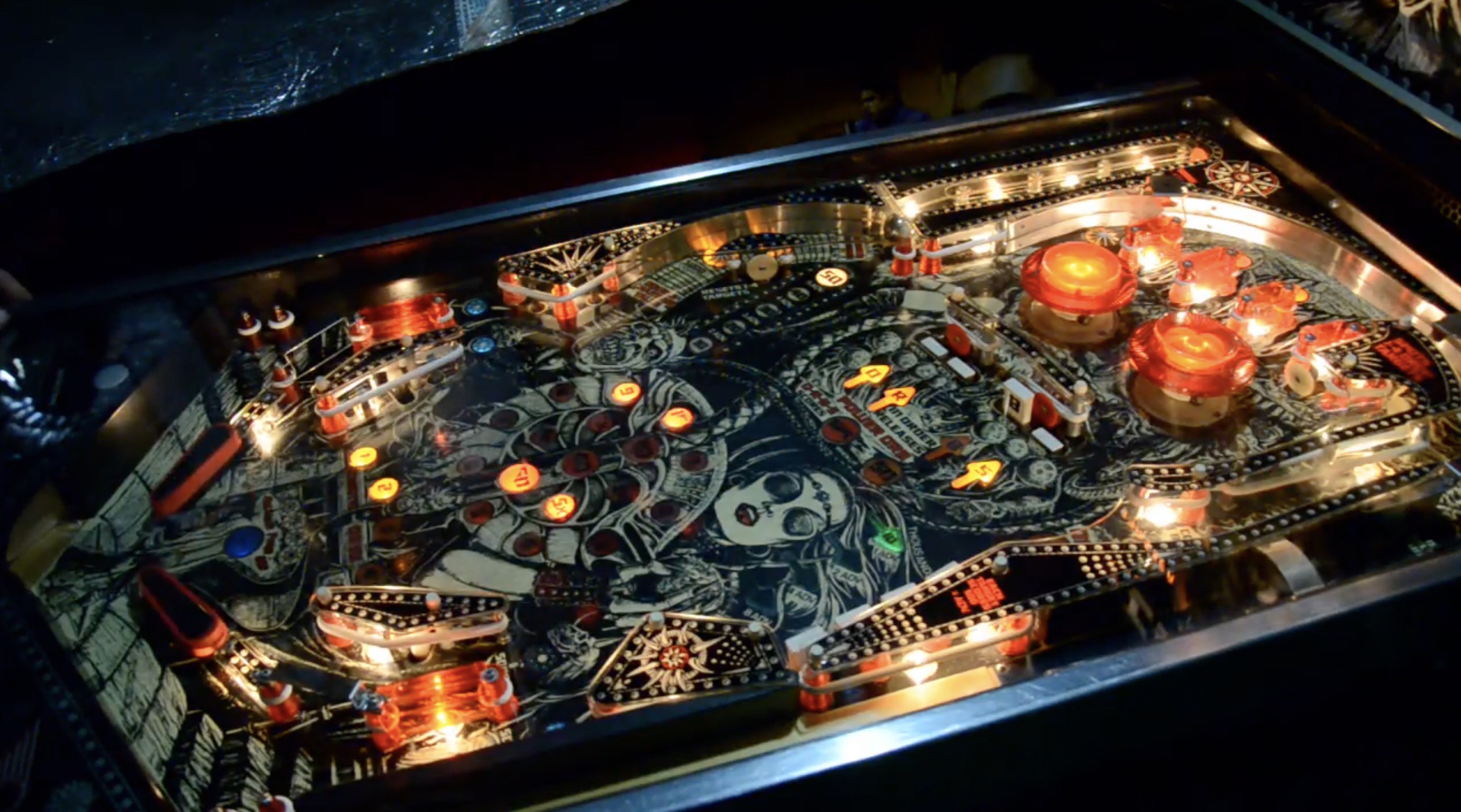 histoire-flipper-machine-billes-jeu-culte-bars-lyon-flipper-bally-centaur histoire-flipper-machine-billes-jeu-culte-bars-lyon-flipper-bally-centaur