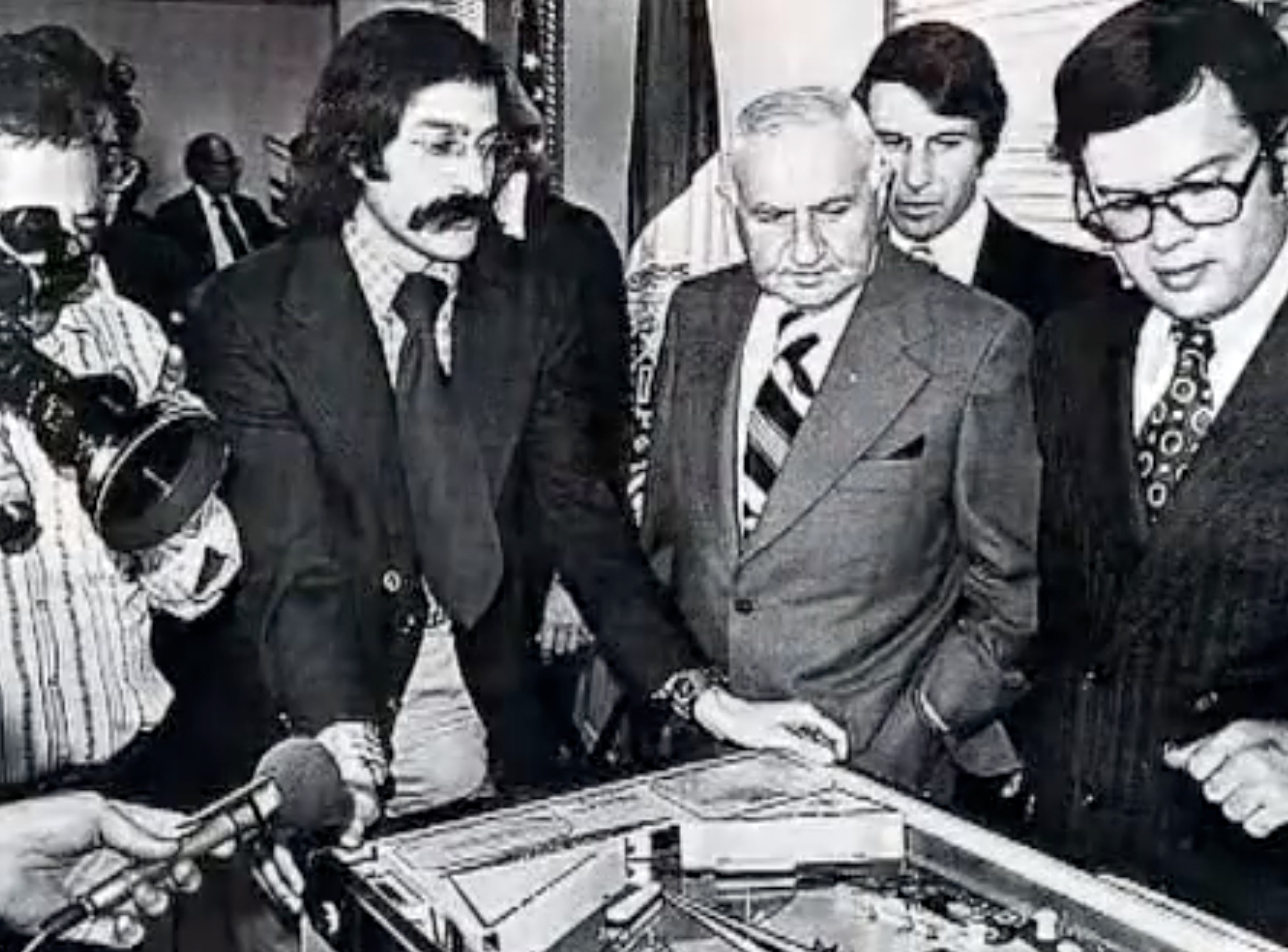 histoire-flipper-machine-billes-jeu-culte-bars-lyon-flipper-roger-sharpe histoire-flipper-machine-billes-jeu-culte-bars-lyon-flipper-roger-sharpe