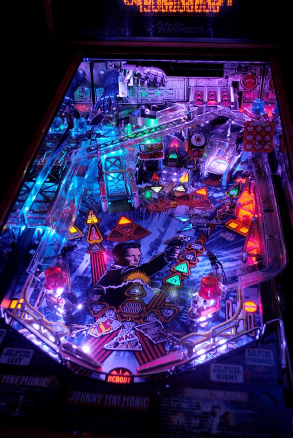 Flippers Williams Johnny Mnemonic 6